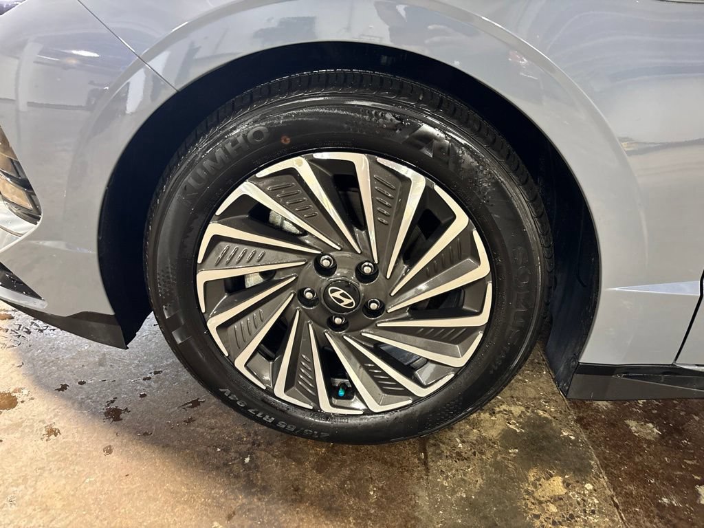 Used 2025 Hyundai Sonata SEL FWD image 9
