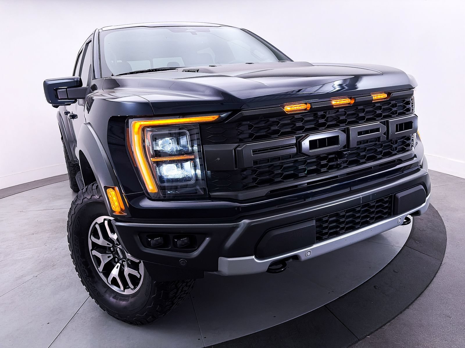 Used 2023 Ford F150 Raptor AWD/4WD image 9