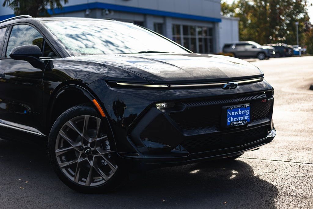 New 2026 Chevrolet Equinox EV RS w/ Convenience Package II video 3