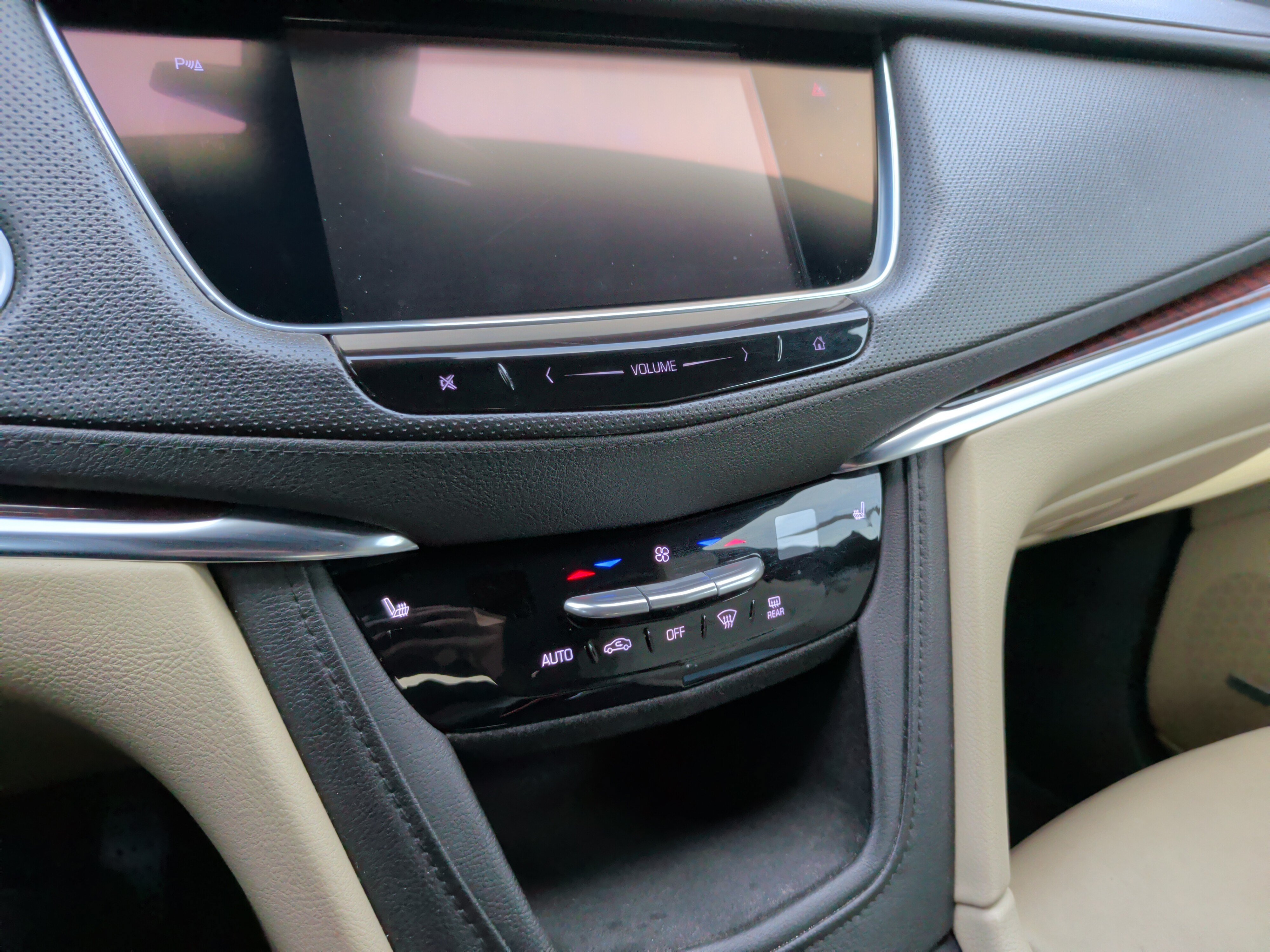 Used 2017 Cadillac XT5 Luxury w/ Driver Awareness Package FWD image 20