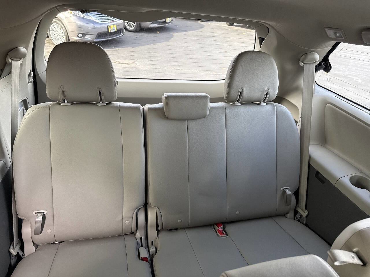 Used 2015 Toyota Sienna image 52