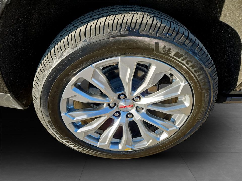 Used 2024 GMC Yukon Denali w/ Advanced Technology Package image 35