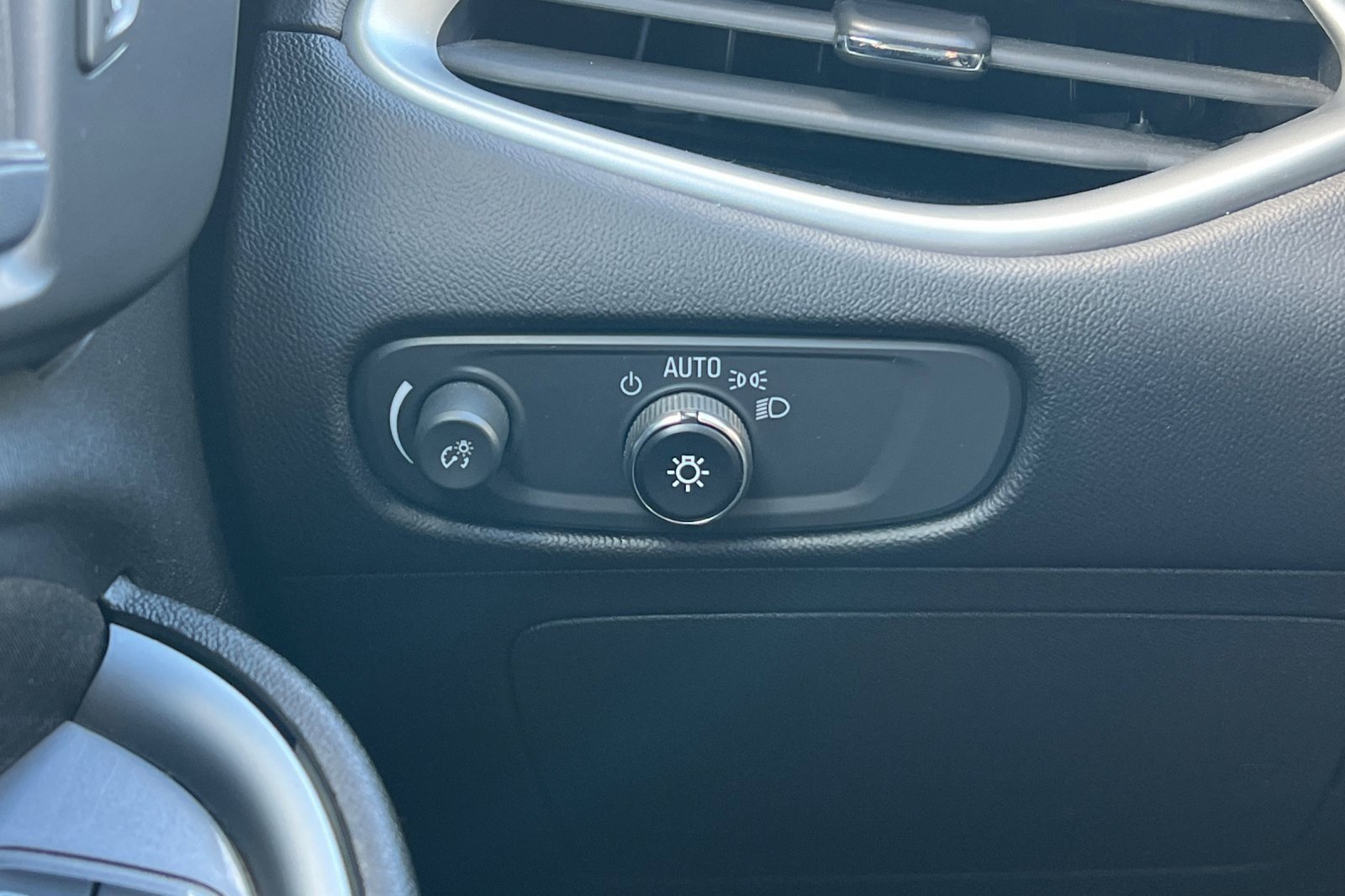 Certified 2024 Chevrolet Malibu LT image 42