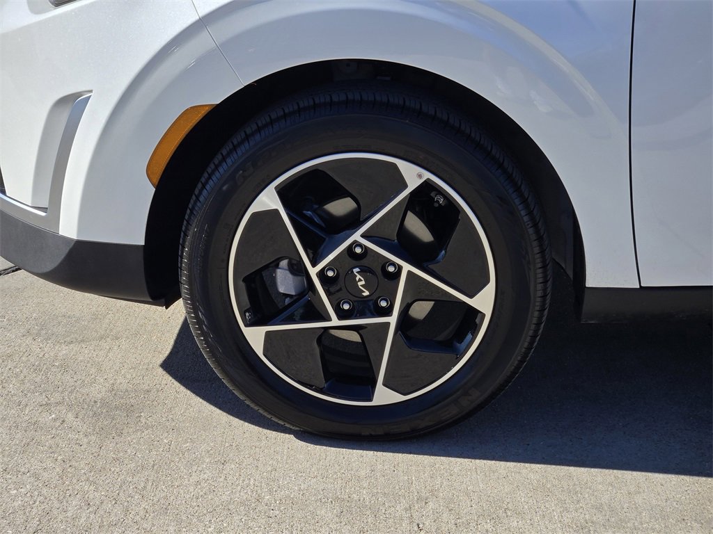 Certified 2025 Kia Soul EX image 17