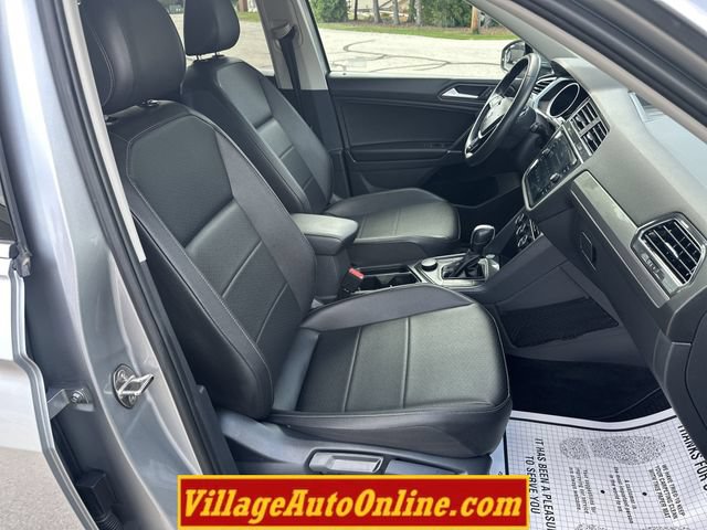 Used 2020 Volkswagen Tiguan SE w/ Panoramic Sunroof Package AWD/4WD image 38