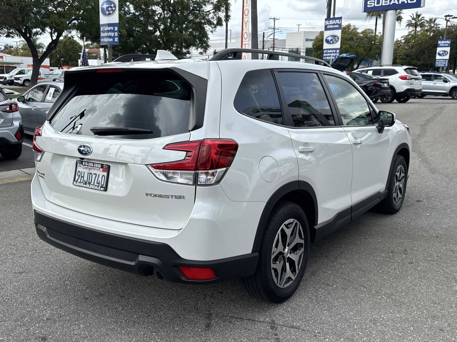 Used 2023 Subaru Forester Premium image 4