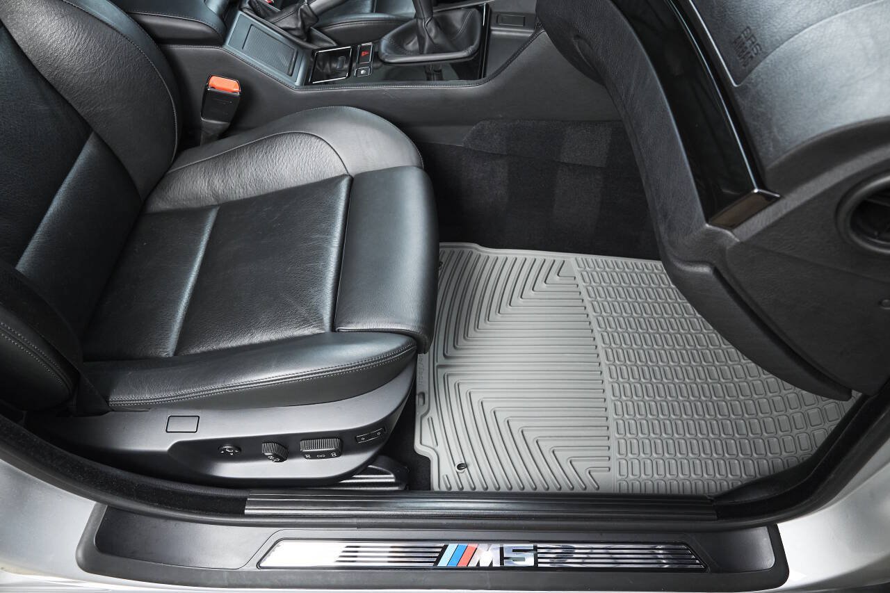 Used 2003 BMW M5 RWD image 92
