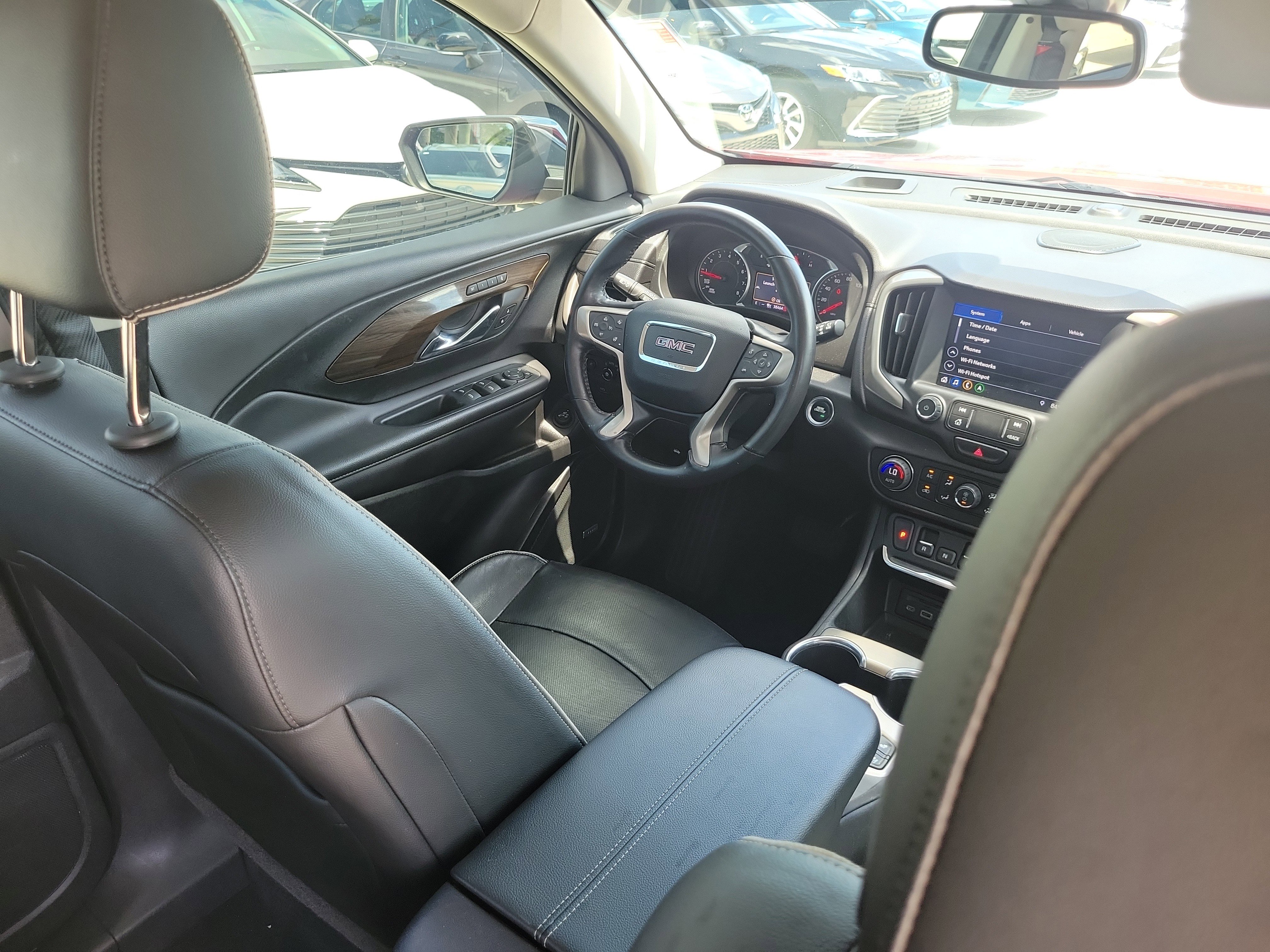 Used 2020 GMC Terrain Denali w/ Denali Premium Package FWD image 14