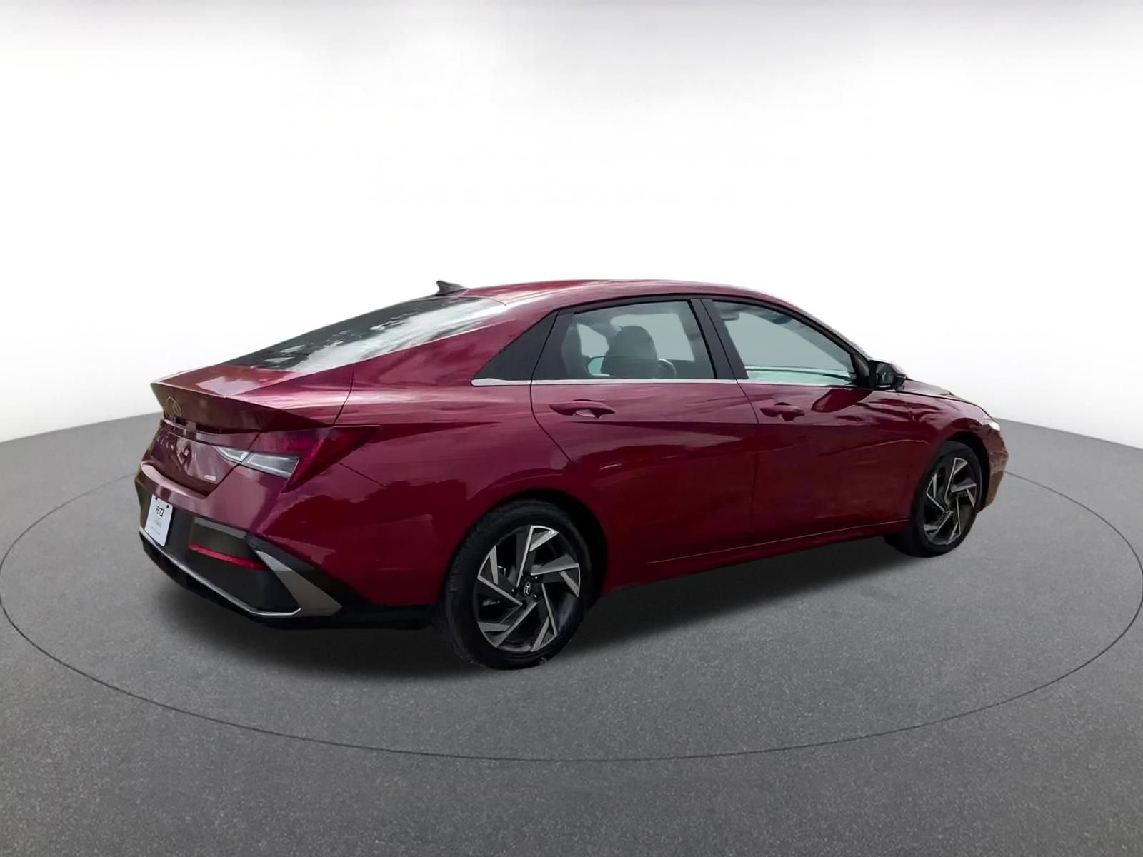 Used 2025 Hyundai Elantra Limited image 16