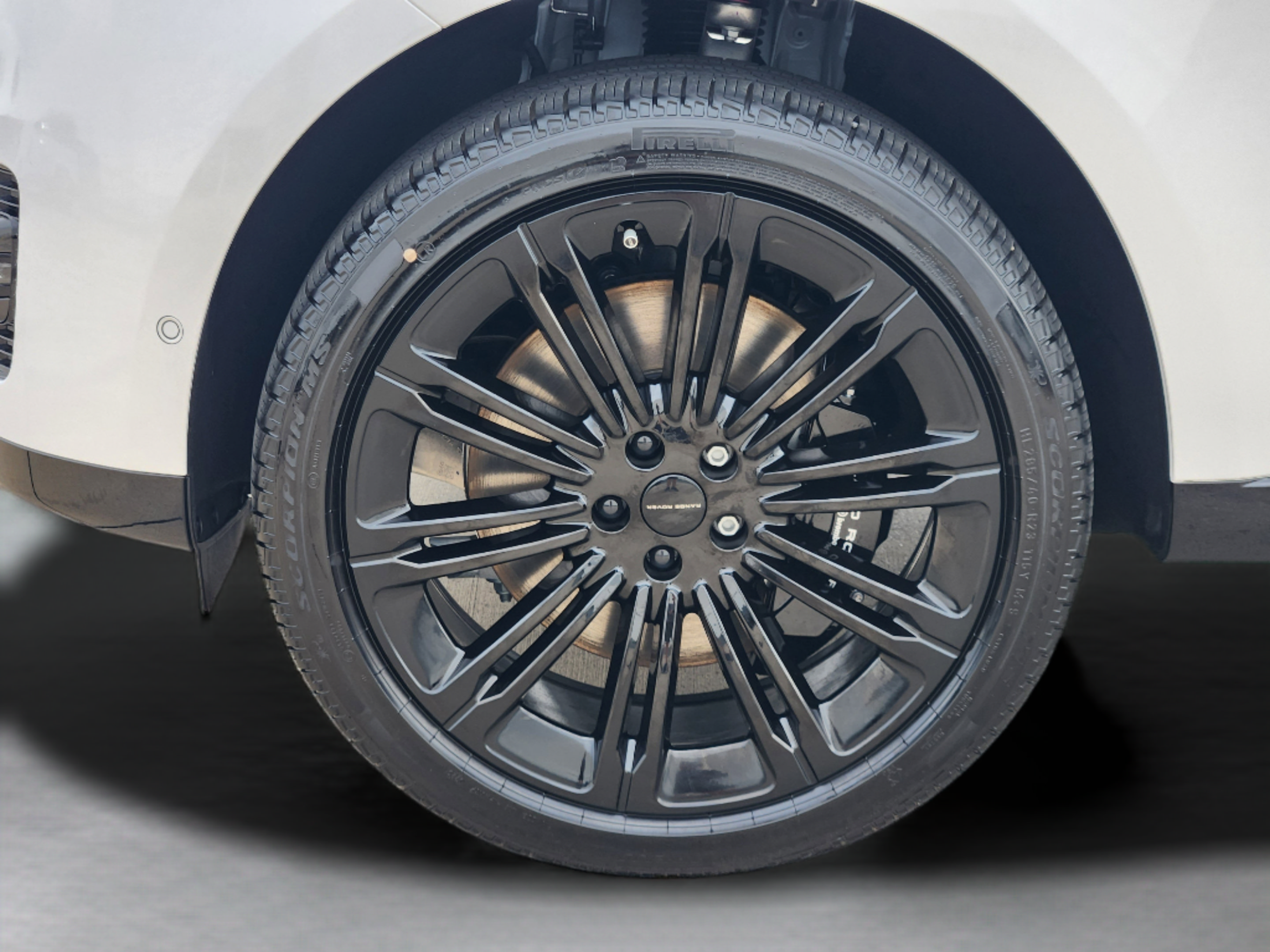 New 2026 Land Rover Range Rover SE AWD/4WD image 32