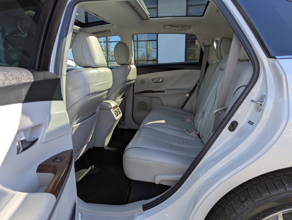 Used 2011 Toyota Venza AWD w/ Premium Pkg #2 image 42