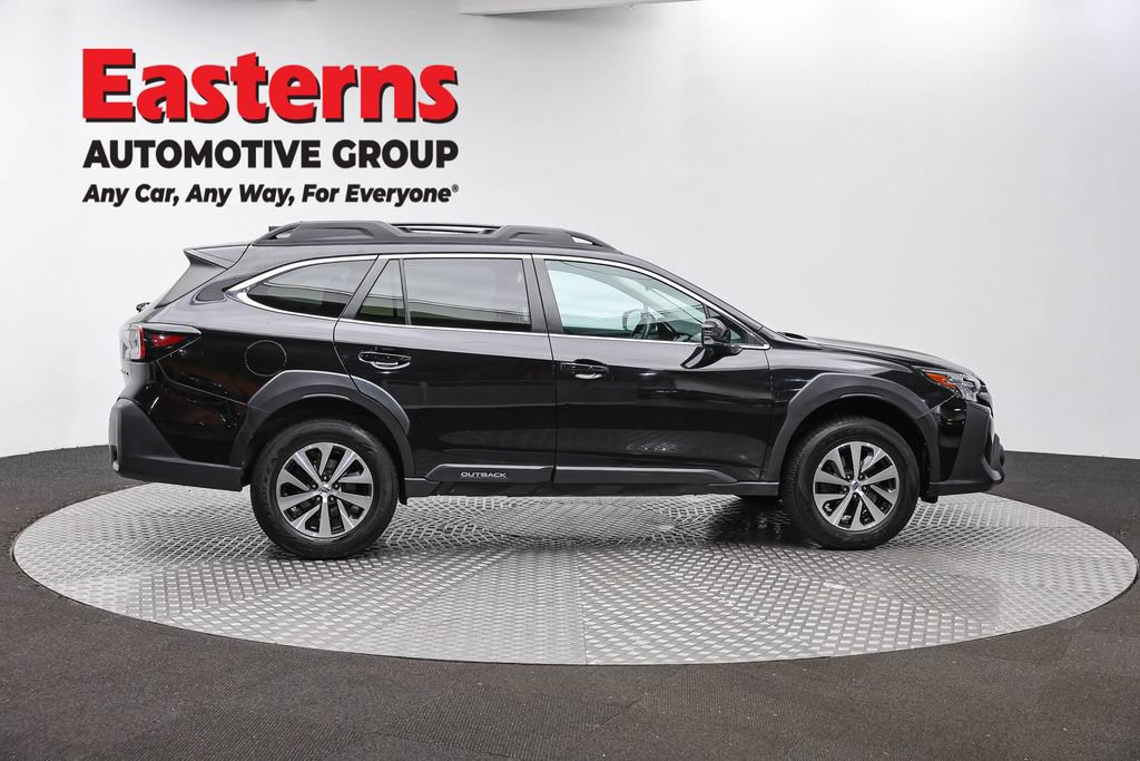Used 2023 Subaru Outback Premium AWD/4WD image 4