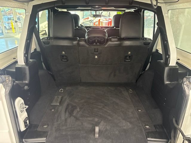 Used 2018 Jeep Wrangler Unlimited Sahara w/ Cold Weather Group AWD/4WD image 9