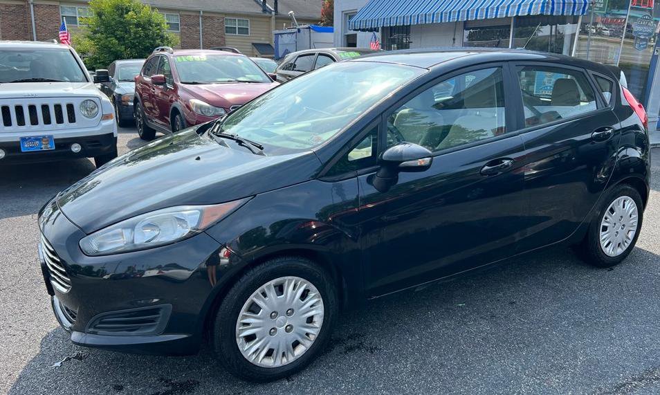Used 2015 Ford Fiesta SE FWD image 2