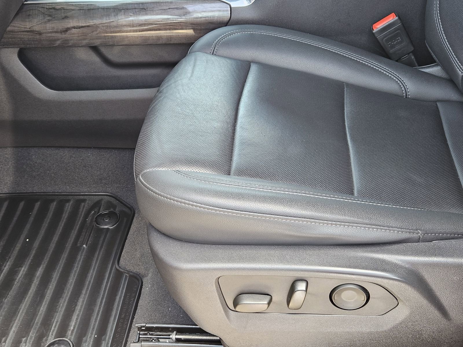 Certified 2024 Chevrolet Silverado 1500 LTZ w/ LTZ Premium Texas Edition image 32