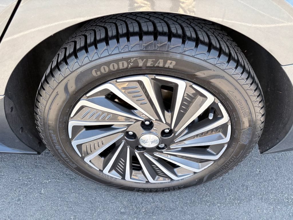 Used 2023 Hyundai Sonata Limited FWD image 26