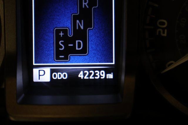 Used 2023 Toyota Tacoma TRD Off-Road image 16