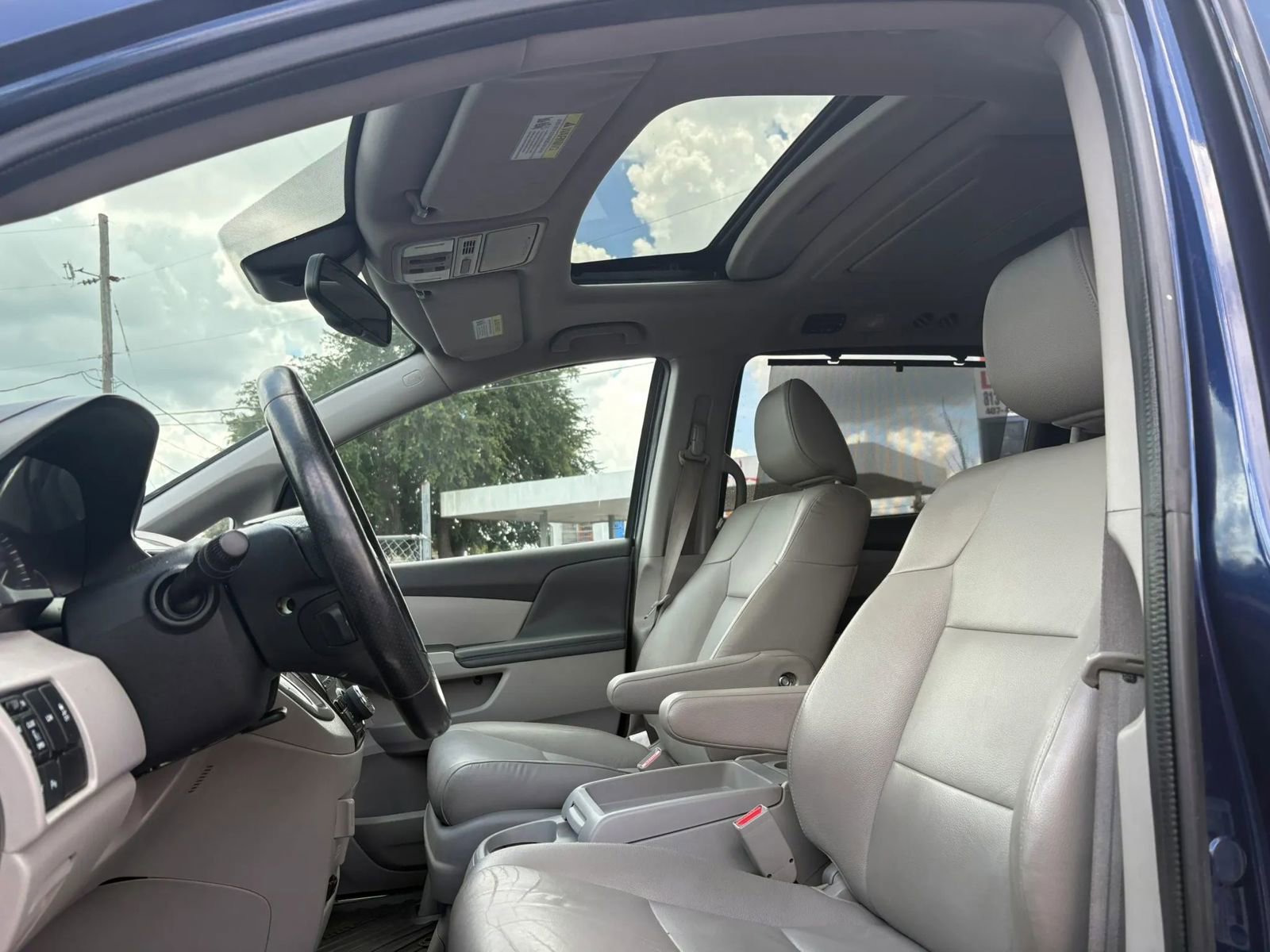 Used 2015 Honda Odyssey Touring Elite image 15