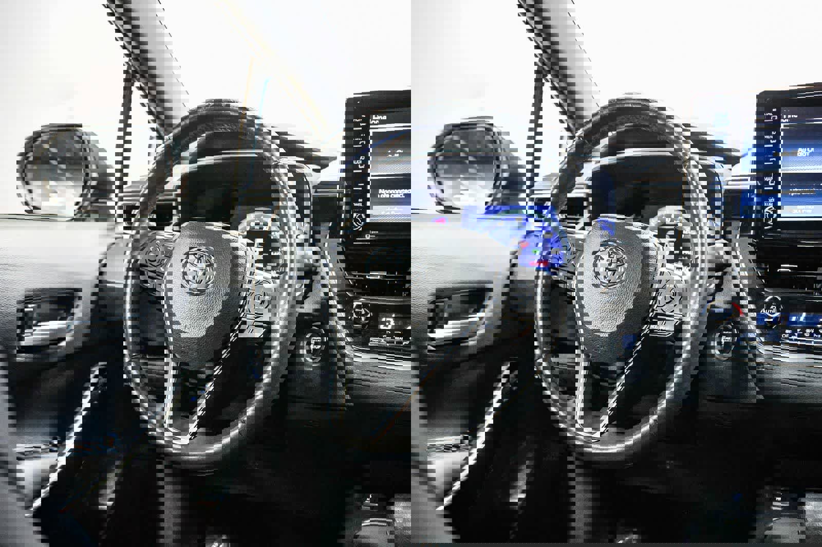 Used 2021 Toyota Corolla XSE w/ Carpet Mat Package (TMS) FWD image 15