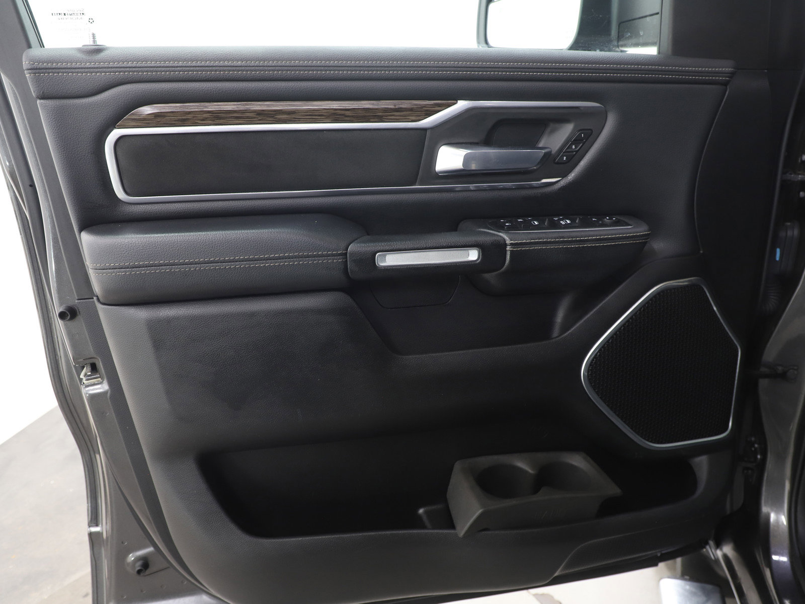 Used 2019 RAM 1500 Laramie image 21