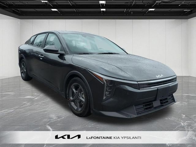 Used 2025 Kia K4 FWD image 2
