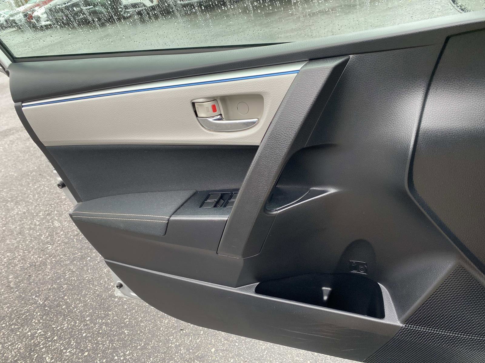 Used 2015 Toyota Corolla LE image 20