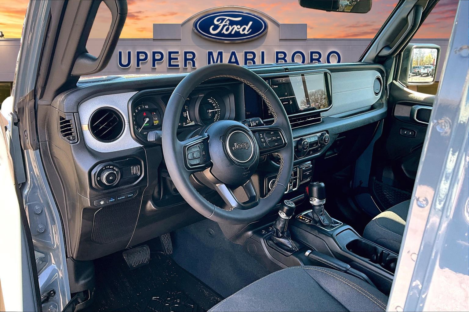 Used 2024 Jeep Wrangler Unlimited AWD/4WD image 14