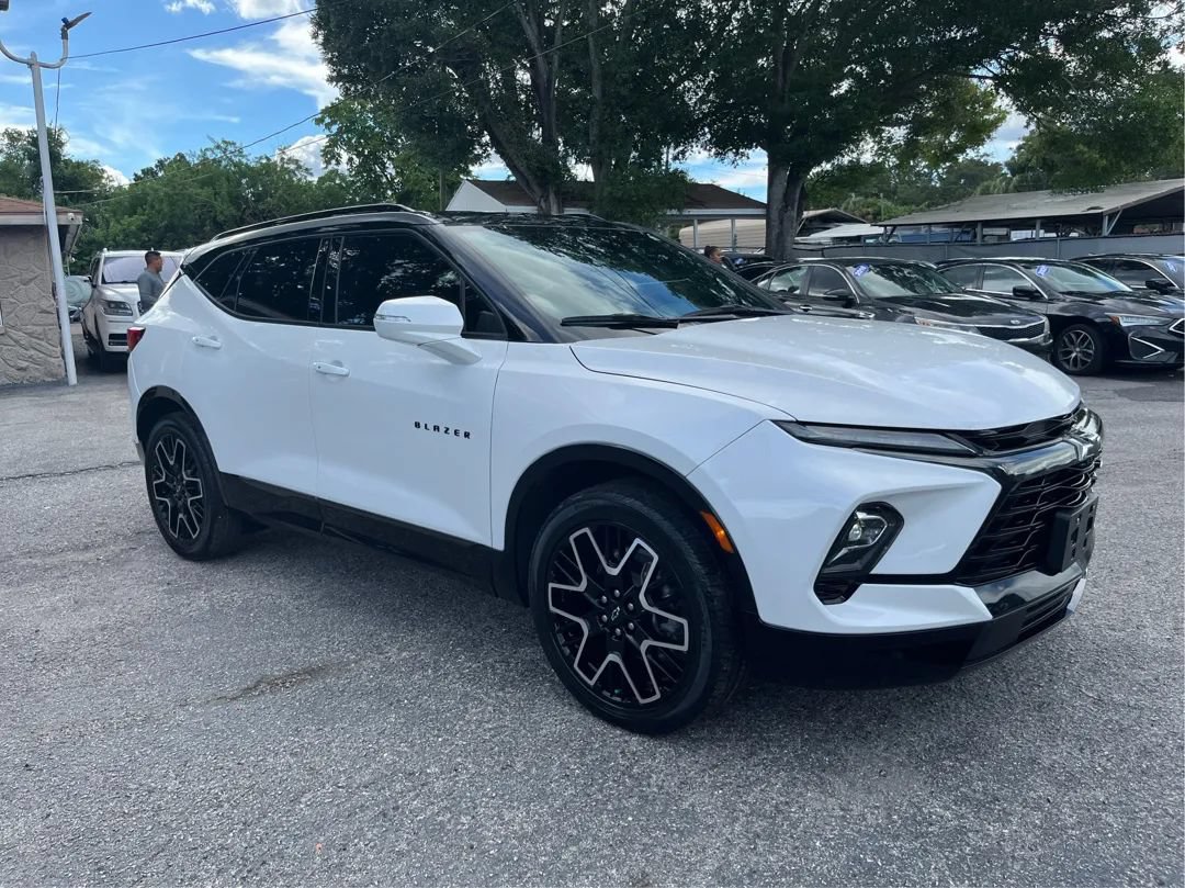 Used 2023 Chevrolet Blazer RS w/ Enhanced Convenience Package FWD image 3