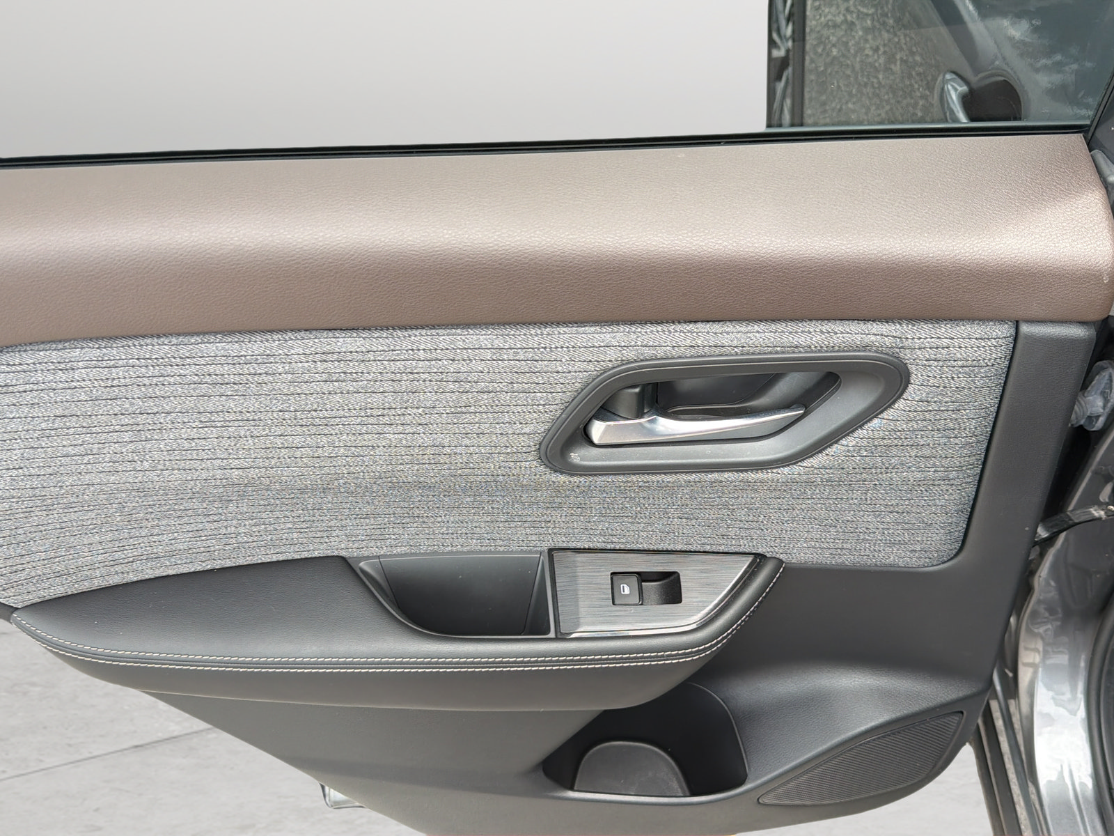 Used 2021 Nissan Rogue SV FWD image 36