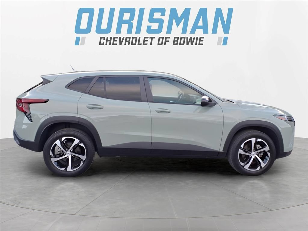 Certified 2024 Chevrolet Trax RS w/ Driver Confidence Package FWD image 3