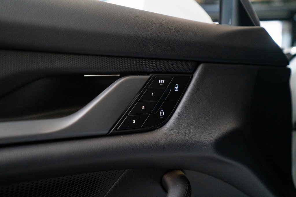 New 2025 Porsche Taycan image 21