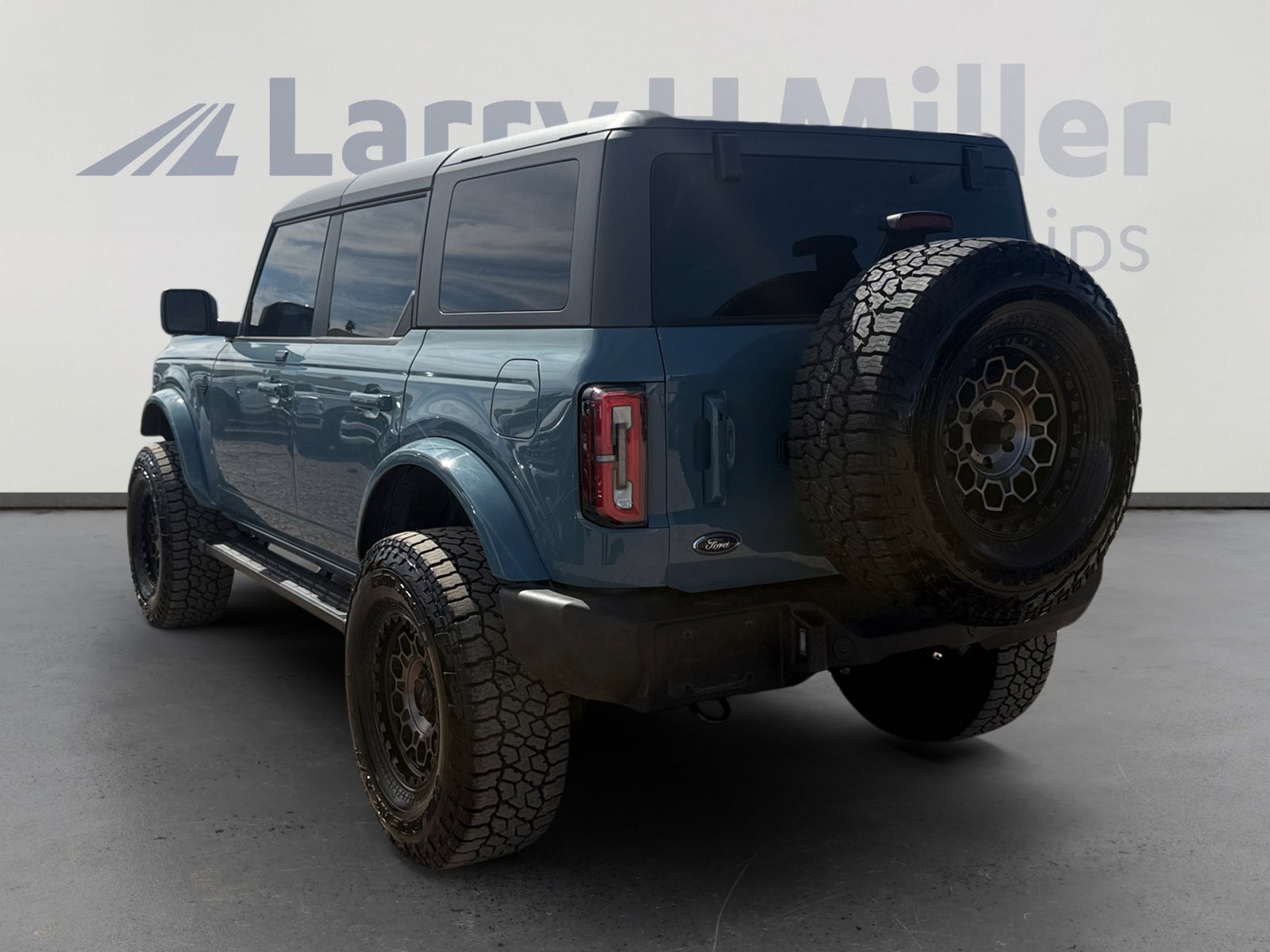 Used 2023 Ford Bronco Outer Banks image 3
