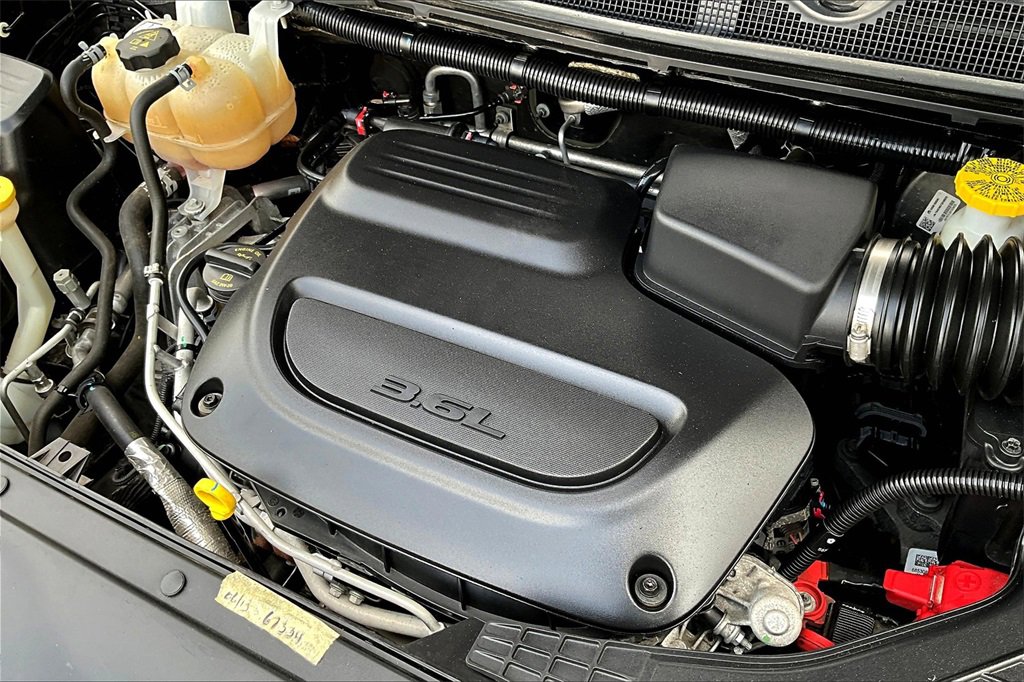 Used 2022 Chrysler Pacifica Limited image 31