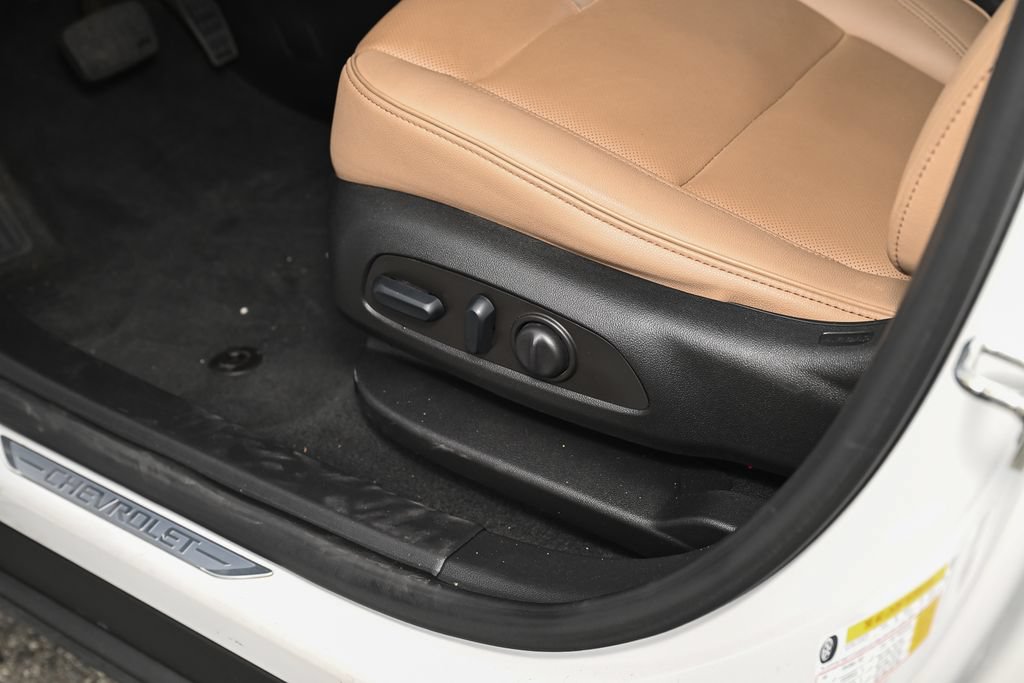 Used 2023 Chevrolet Blazer Premier FWD image 21