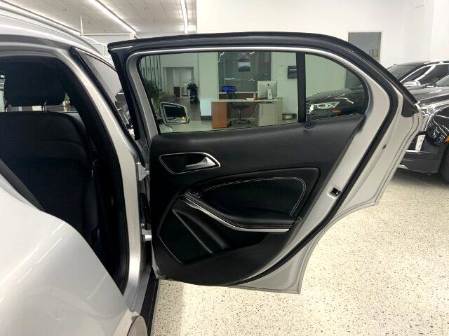 Used 2019 Mercedes-Benz GLA 250 image 31