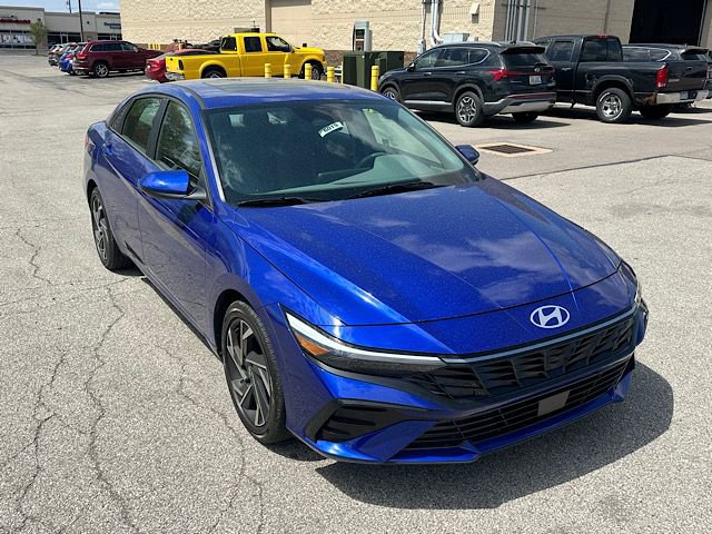 Used 2025 Hyundai Elantra SEL FWD image 9
