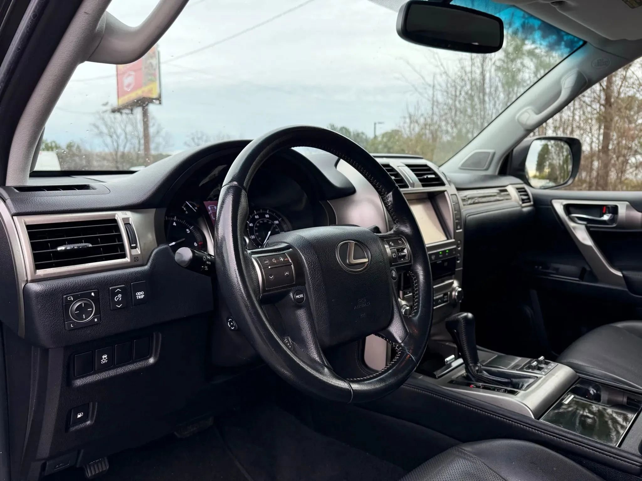 Used 2015 Lexus GX 460 w/ Navigation Package image 11