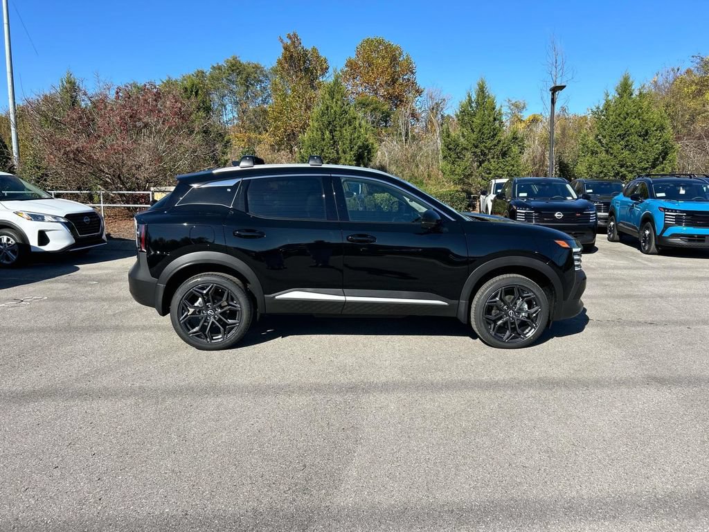 New 2026 Nissan Kicks SR w/ Illumination Package FWD image 8