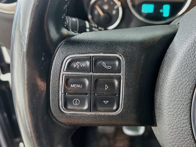 Used 2017 Jeep Wrangler Unlimited Sahara w/ Connectivity Group AWD/4WD image 13