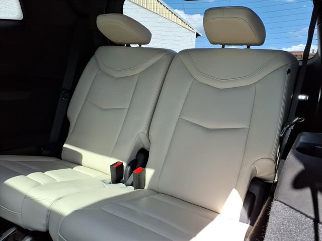 Used 2023 Cadillac XT6 Sport w/ Technology Package AWD/4WD image 16