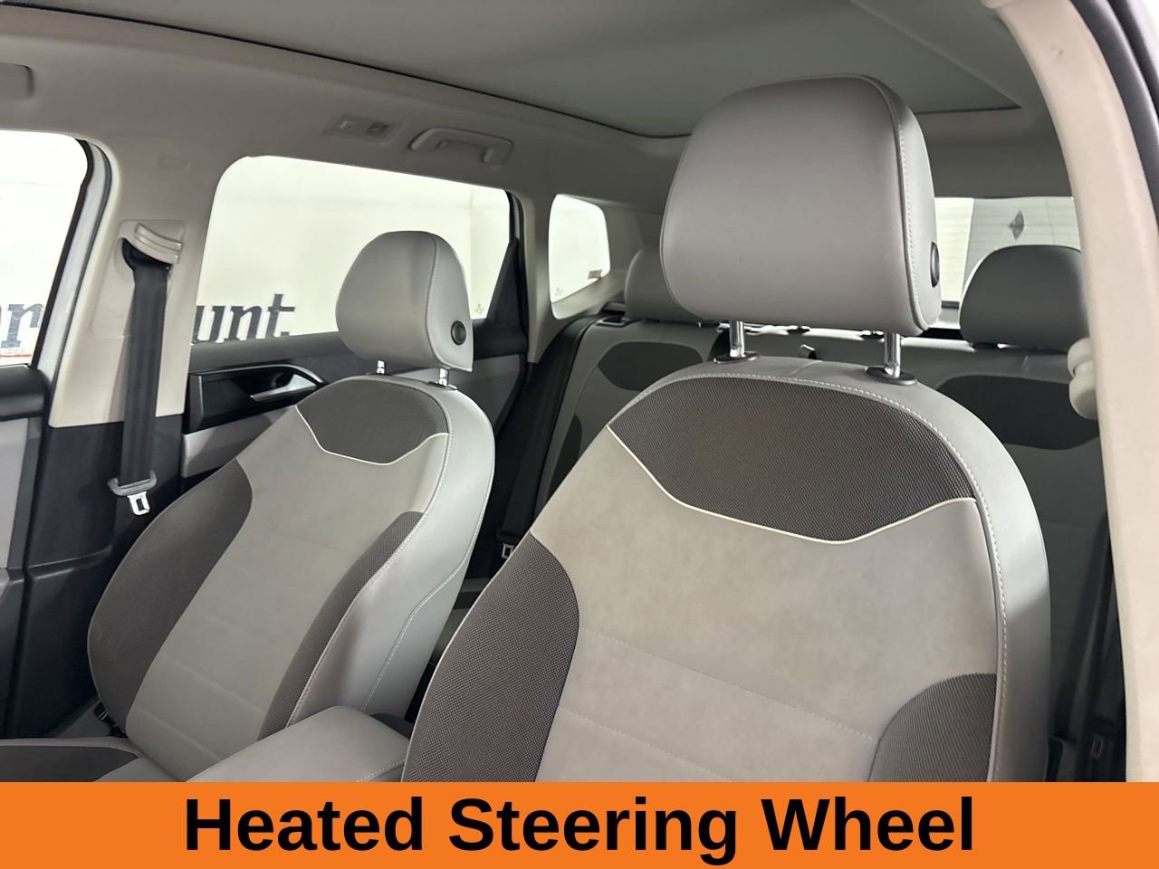 Used 2023 Volkswagen Taos SE w/ Panoramic Sunroof Package image 11