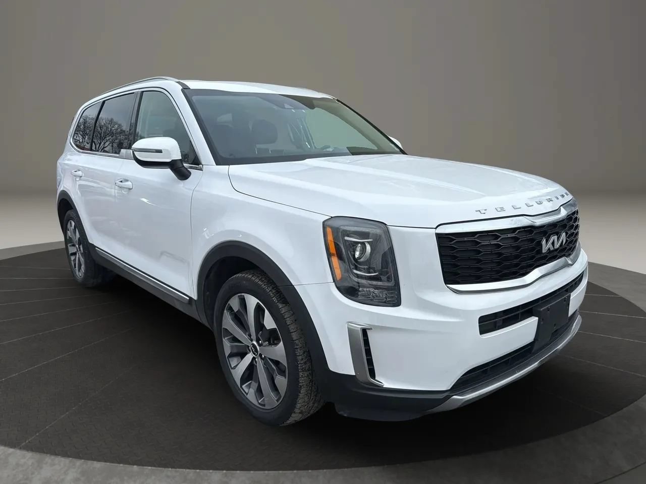 Used 2022 Kia Telluride S AWD/4WD image 3