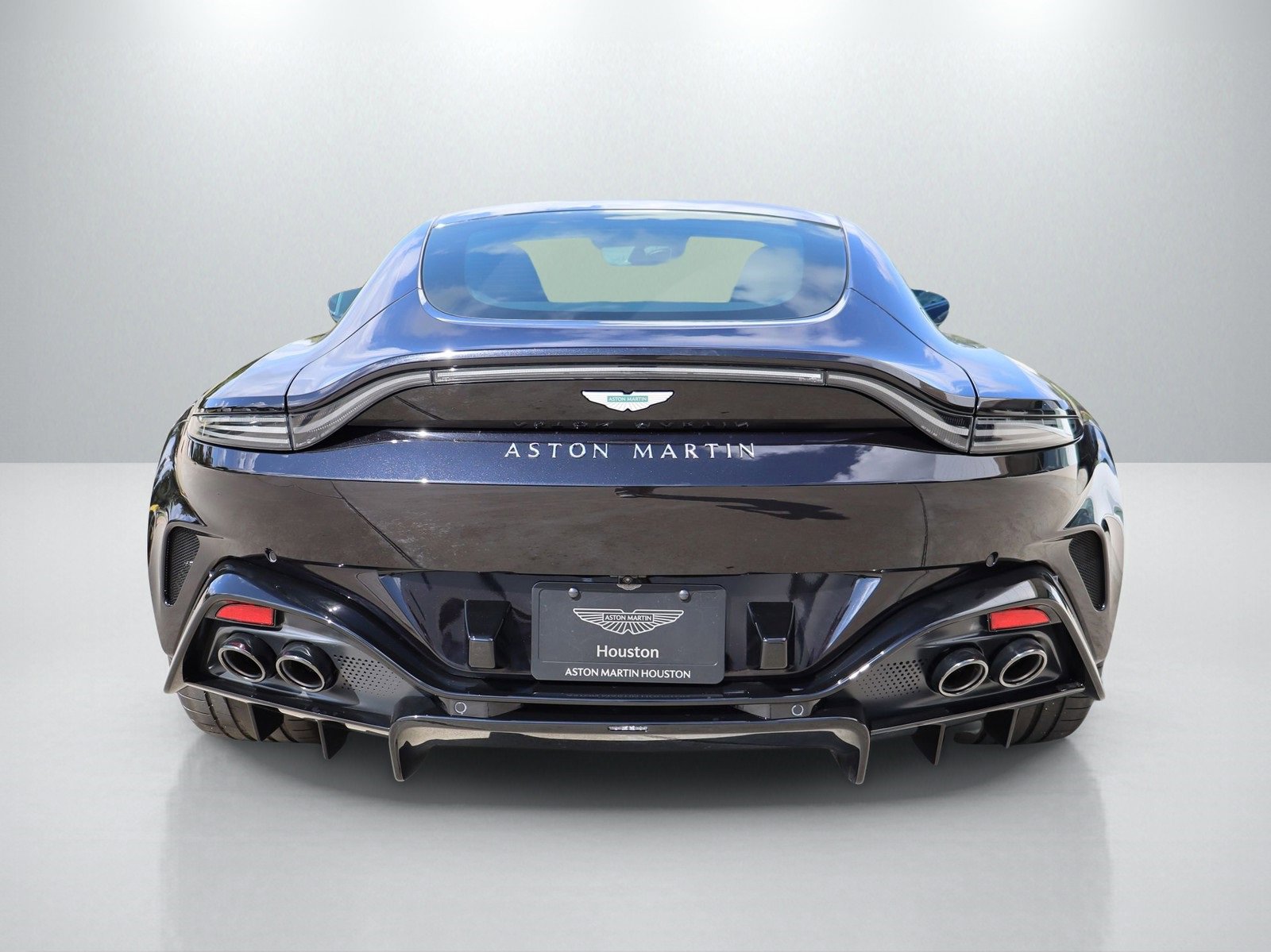 New 2025 Aston Martin V8 Vantage Coupe image 4