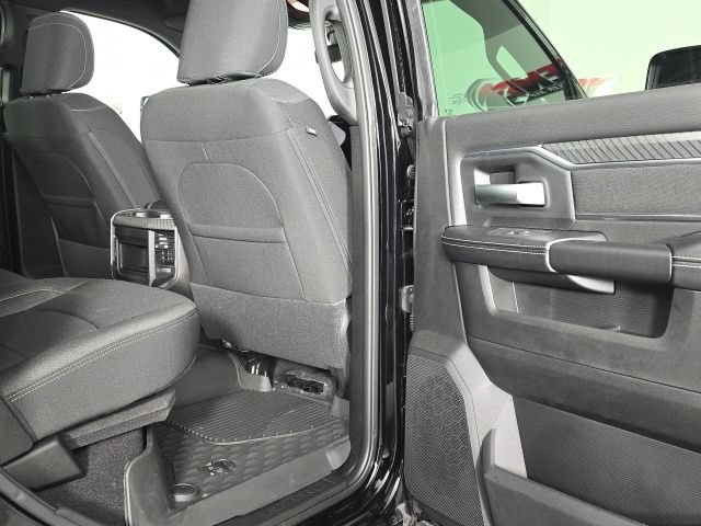 New 2026 RAM 3500 Big Horn AWD/4WD image 26