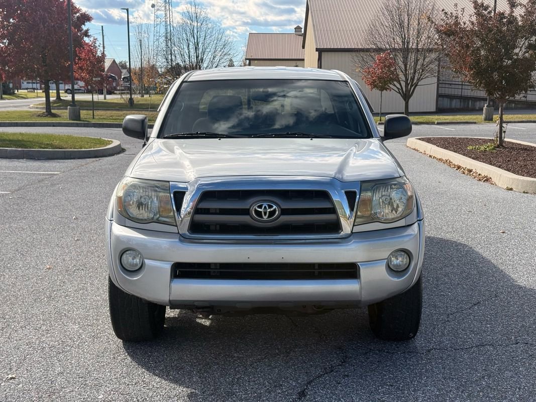 Used 2010 Toyota Tacoma 4x4 Double Cab image 3