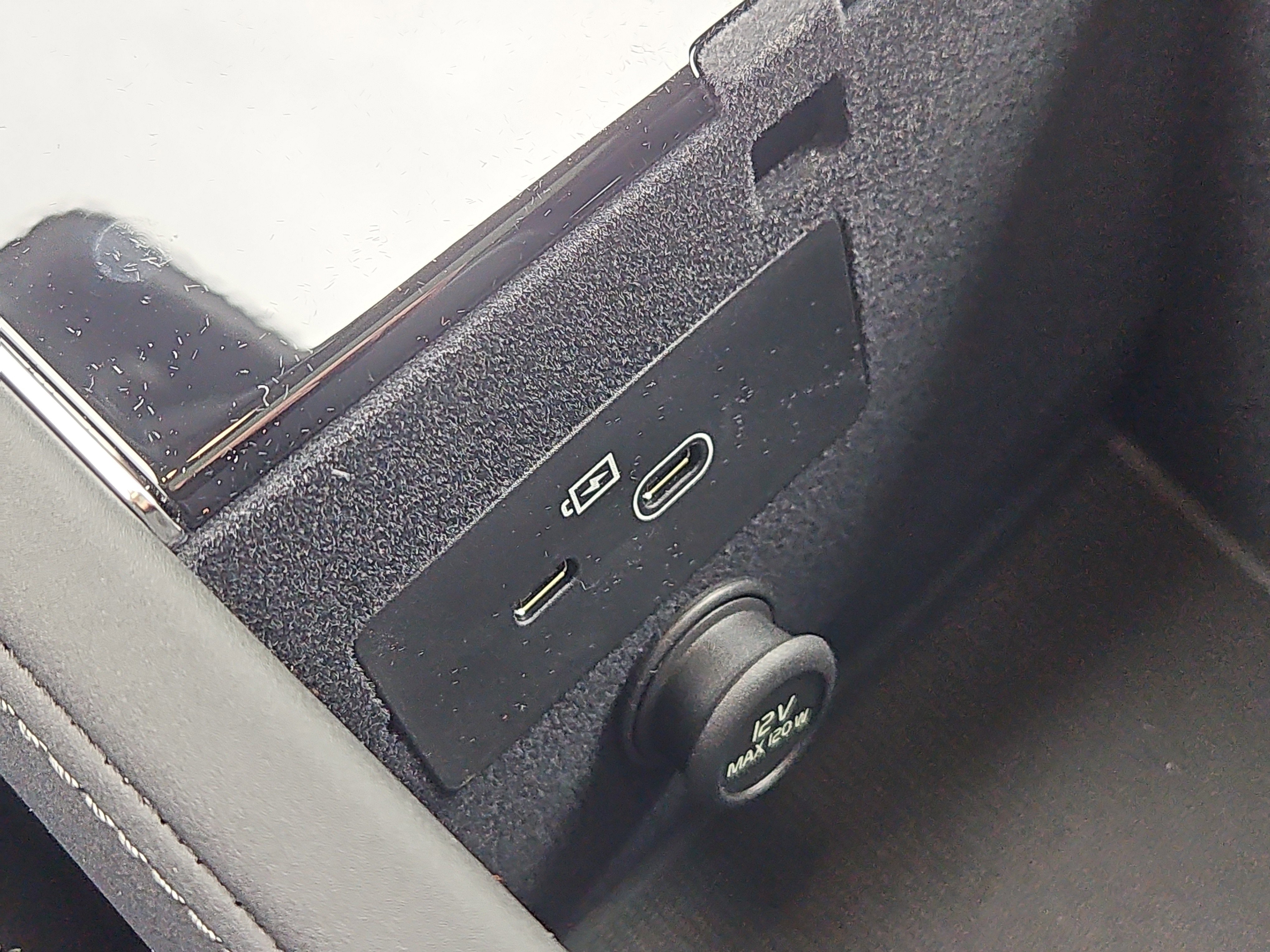 New 2026 Volvo XC90 B6 Ultra w/ Protection Package image 8