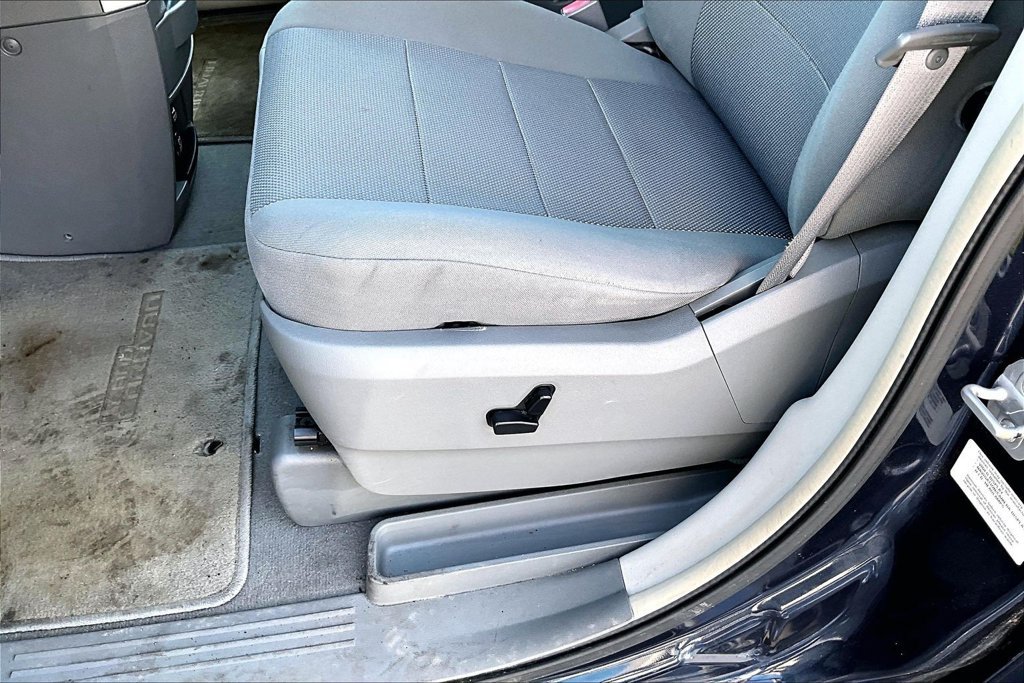 Used 2009 Dodge Grand Caravan SXT FWD image 39