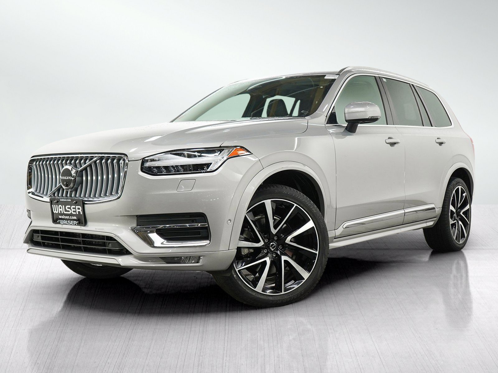 Used 2023 Volvo XC90 B6 Plus AWD/4WD image 1