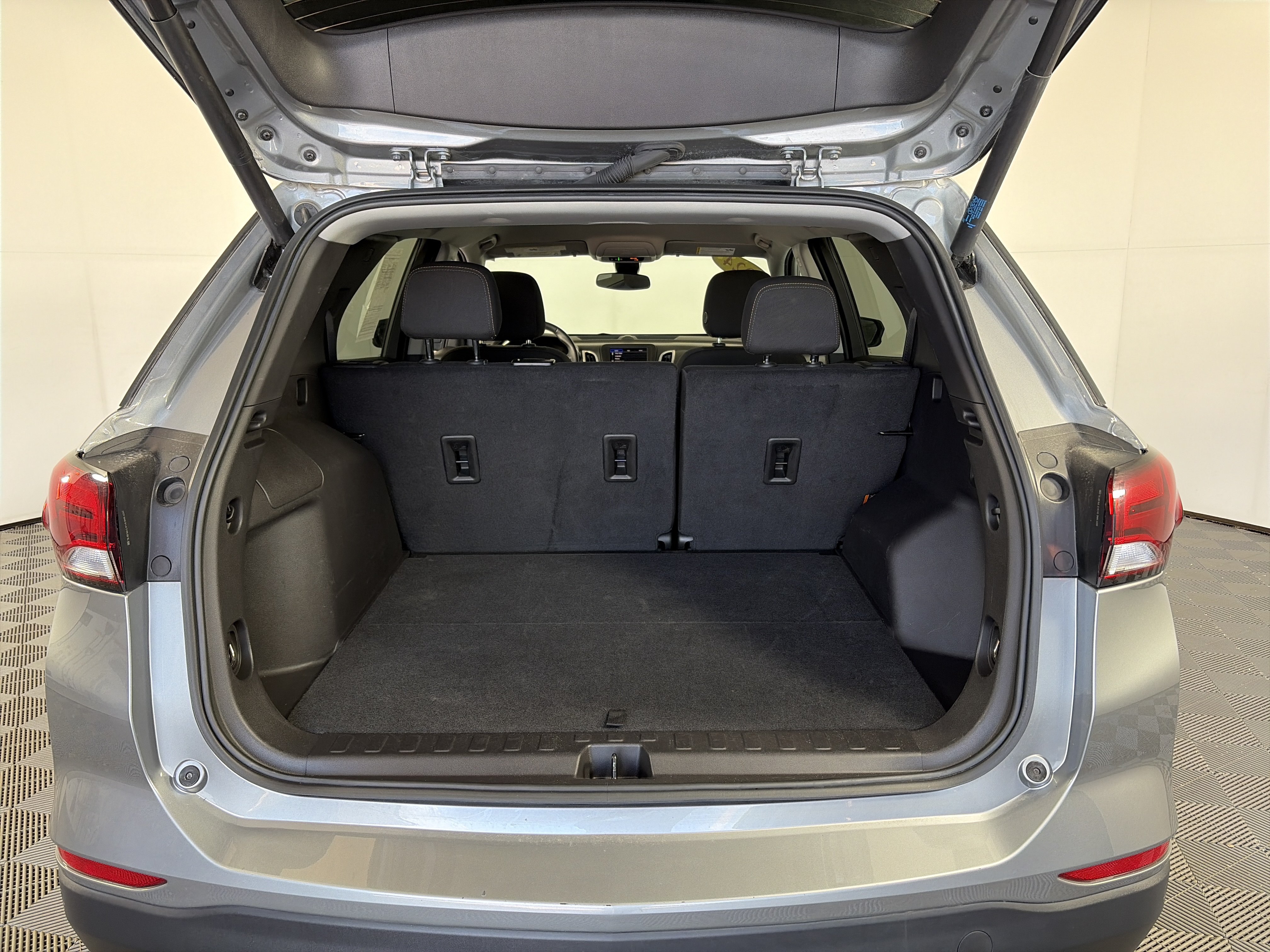 Used 2024 Chevrolet Equinox LT AWD/4WD image 14
