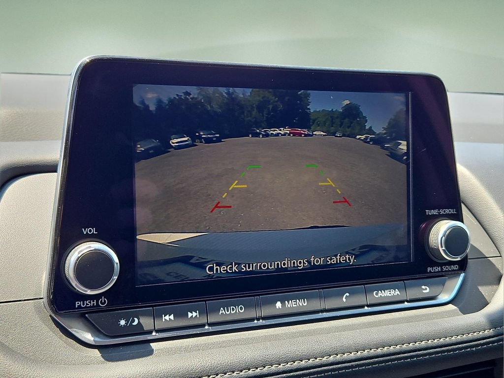 Used 2024 Nissan Rogue S AWD/4WD image 15